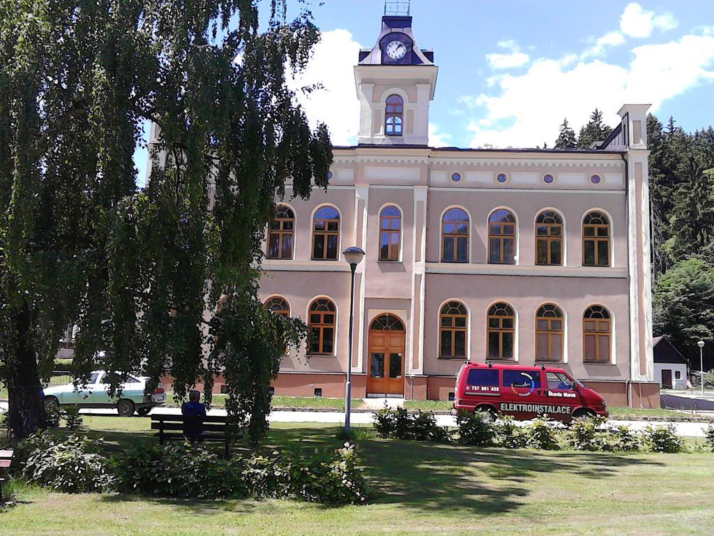 Stastna Trinactka Apartment Svoboda nad Upou Exterior photo